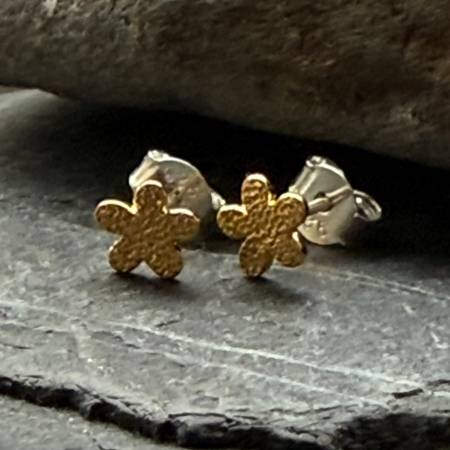 Pretty-mini-flower-gold-earrings-from-cotswold-jewellery
